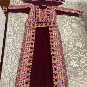 Middle eastern embroidered dress Thoube purple